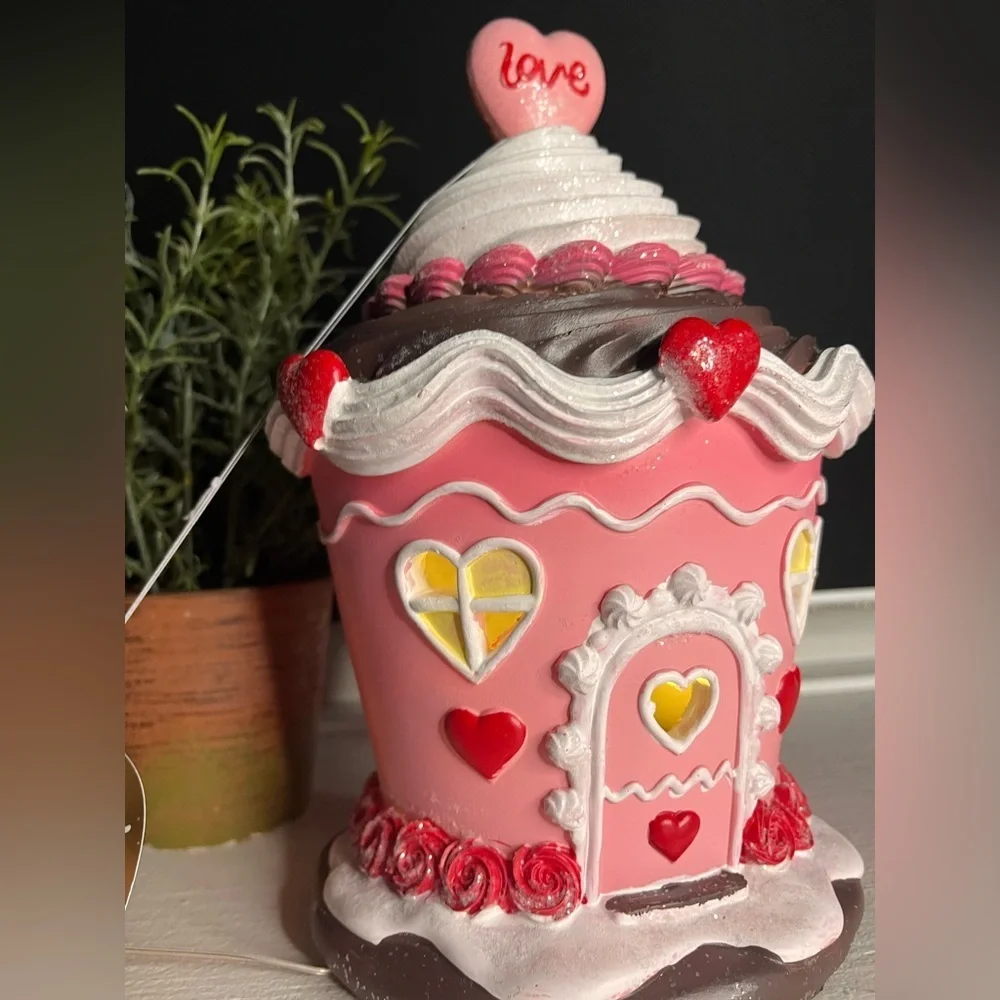 Cashmere & Cupcakes Pink Candy Cottage Cupcake House Lighted Decor 10” NWT
